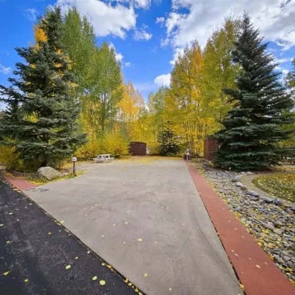 Club Site 276 - Image 1